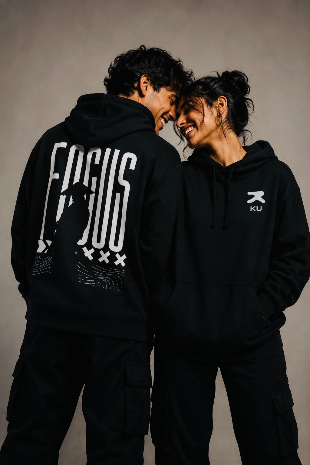 Hoodie oversize Kusetsu Focus porté - streetwear