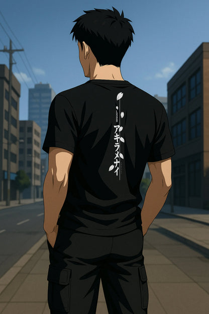 Personnage anime de dos portant t-shirt noir Kusetsu Level Up avec texte japonais